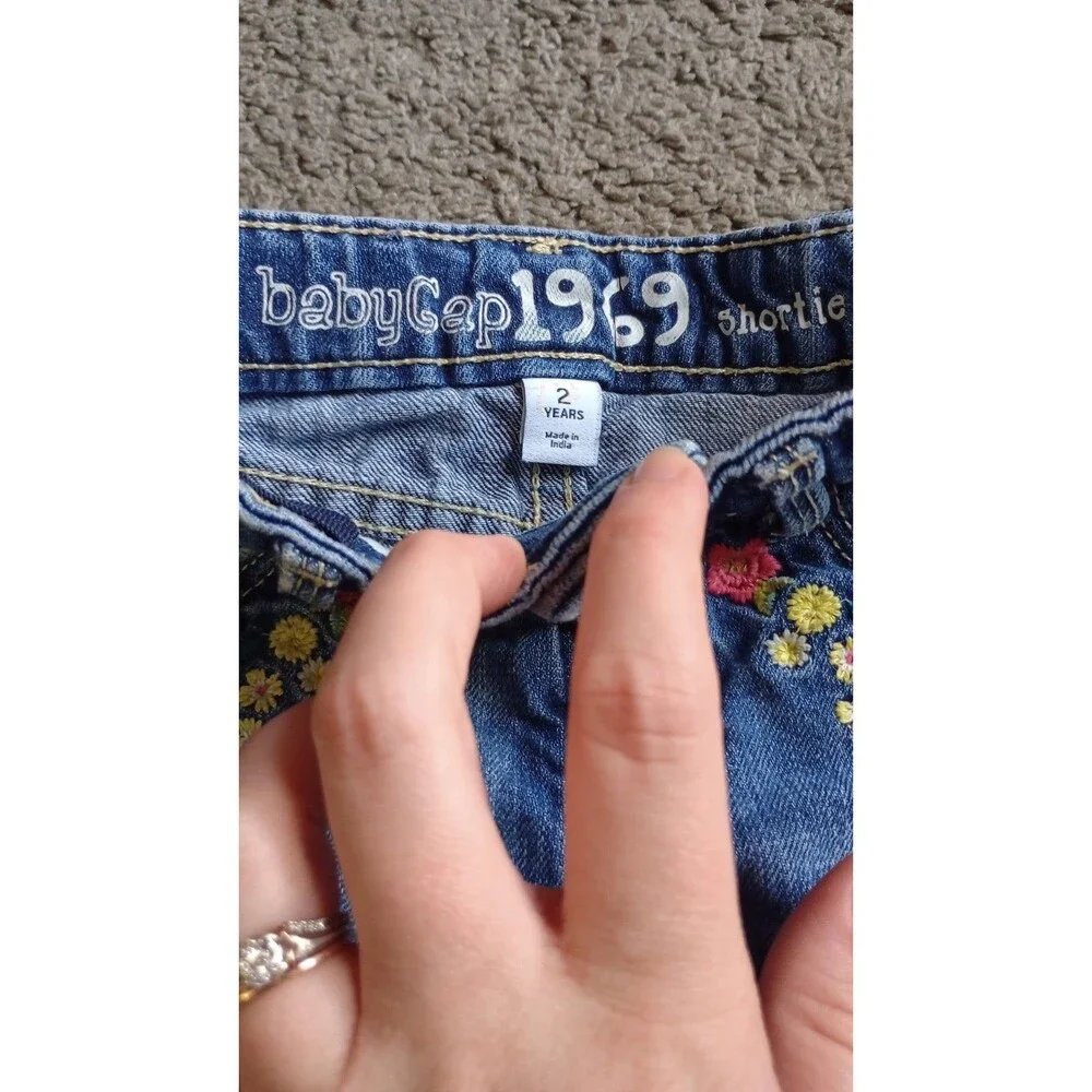 Baby Gap 1969 Toddler Girl Shorts Size 2 Years Embroidered Flowers
